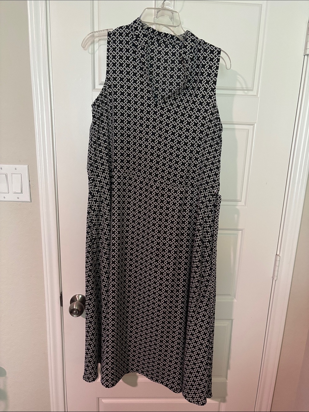 Sleeveless Black & White Geometric Maxi Dress